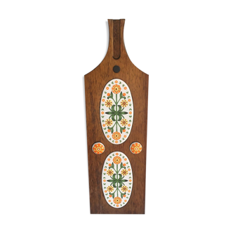 Vintage cheese board in wood and earthenware