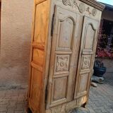 Armoire en sapin art populaire
