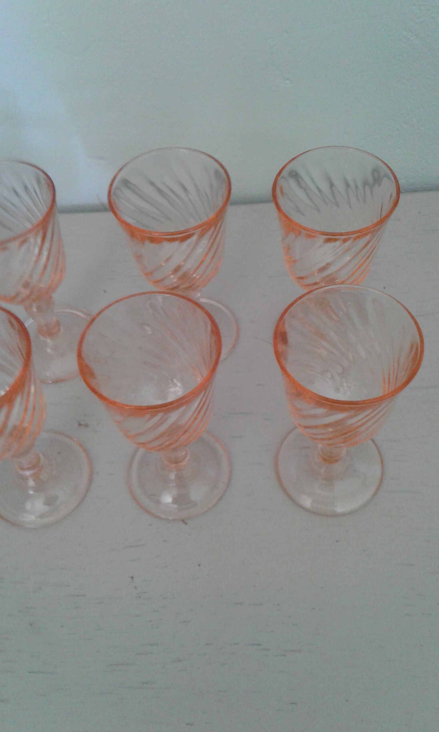 8 glasses on port standing