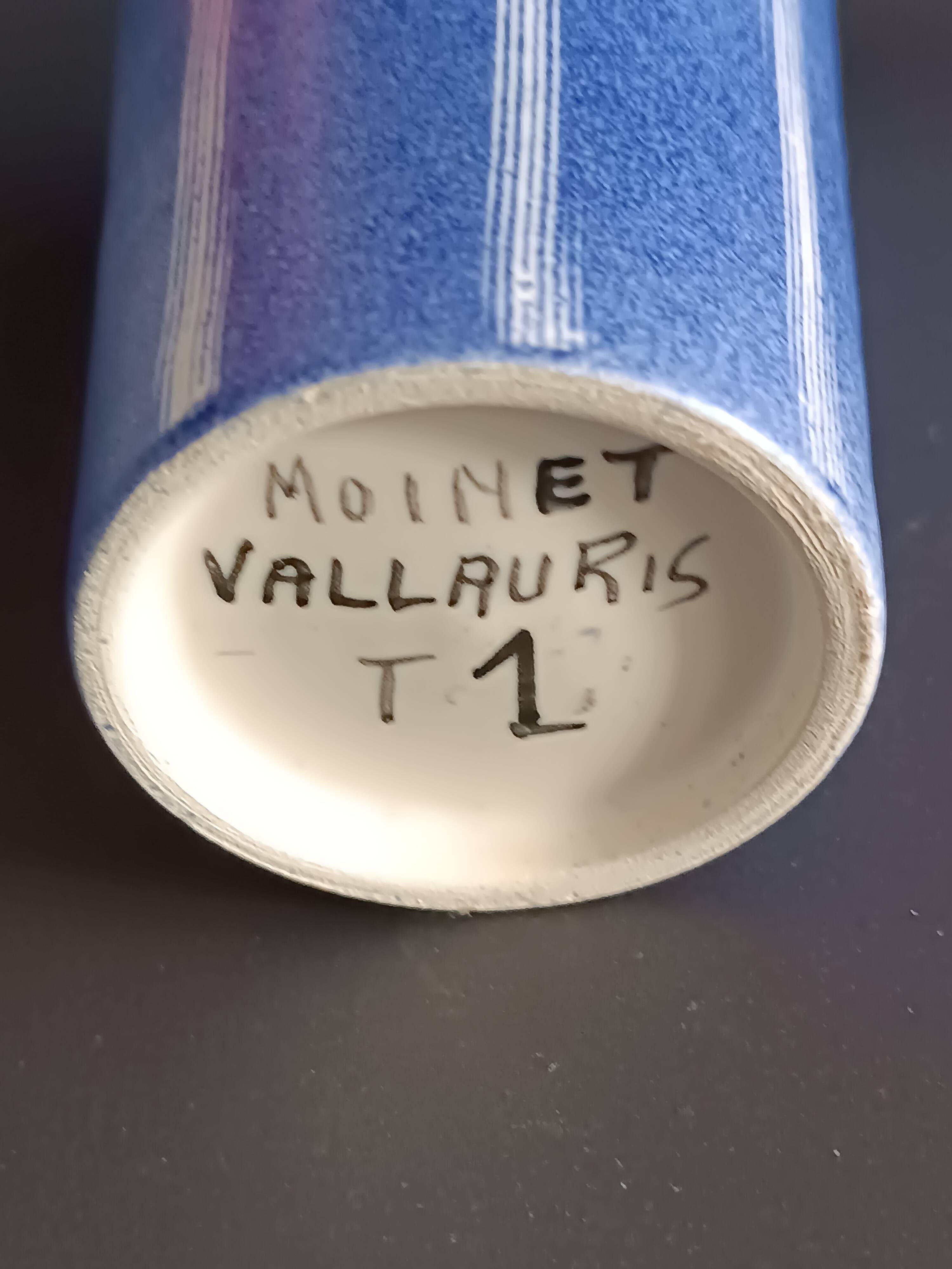 Vase cornet en céramique signé Moinet Vallauris 1960