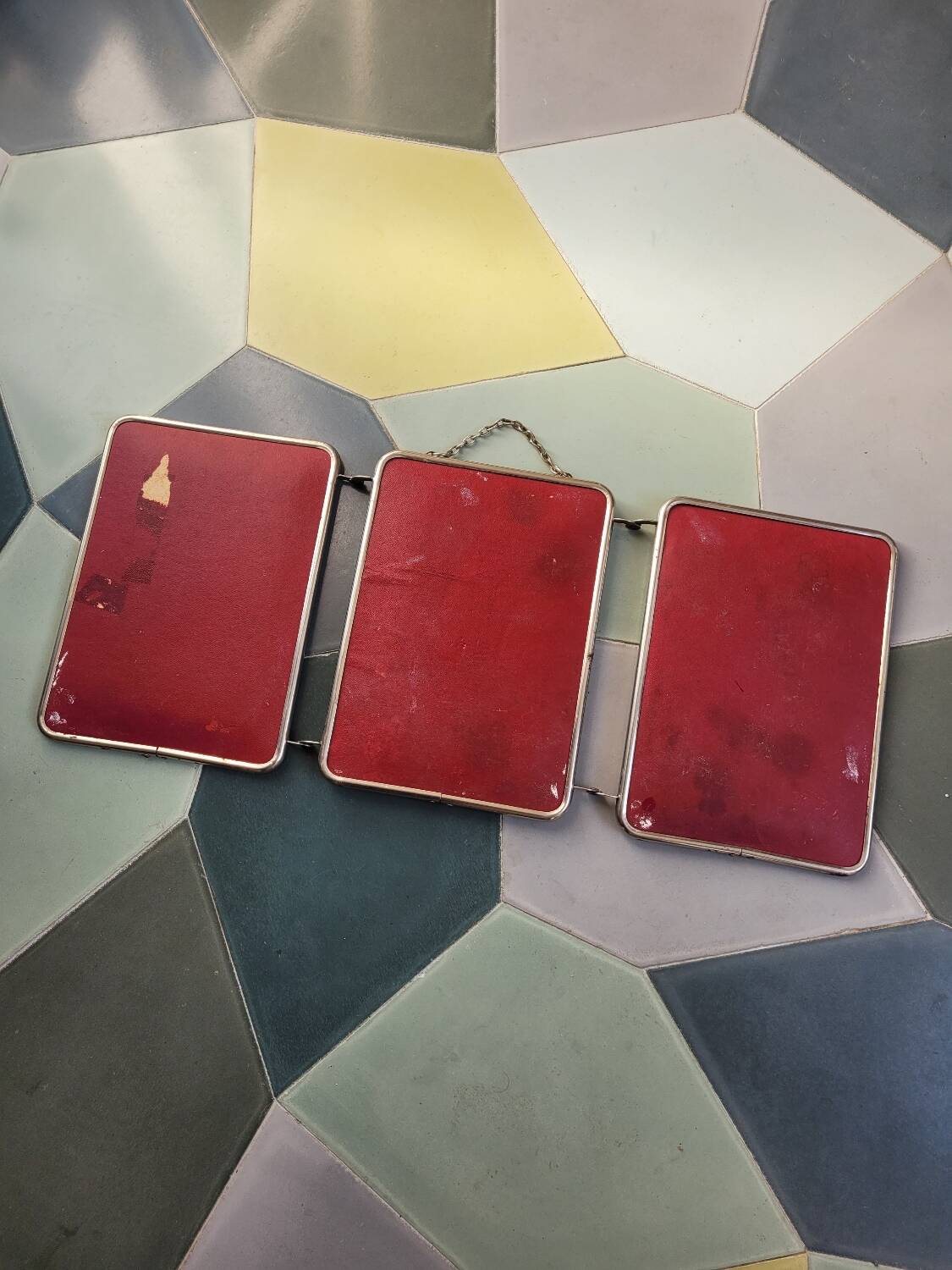 Barber's triptych mirror