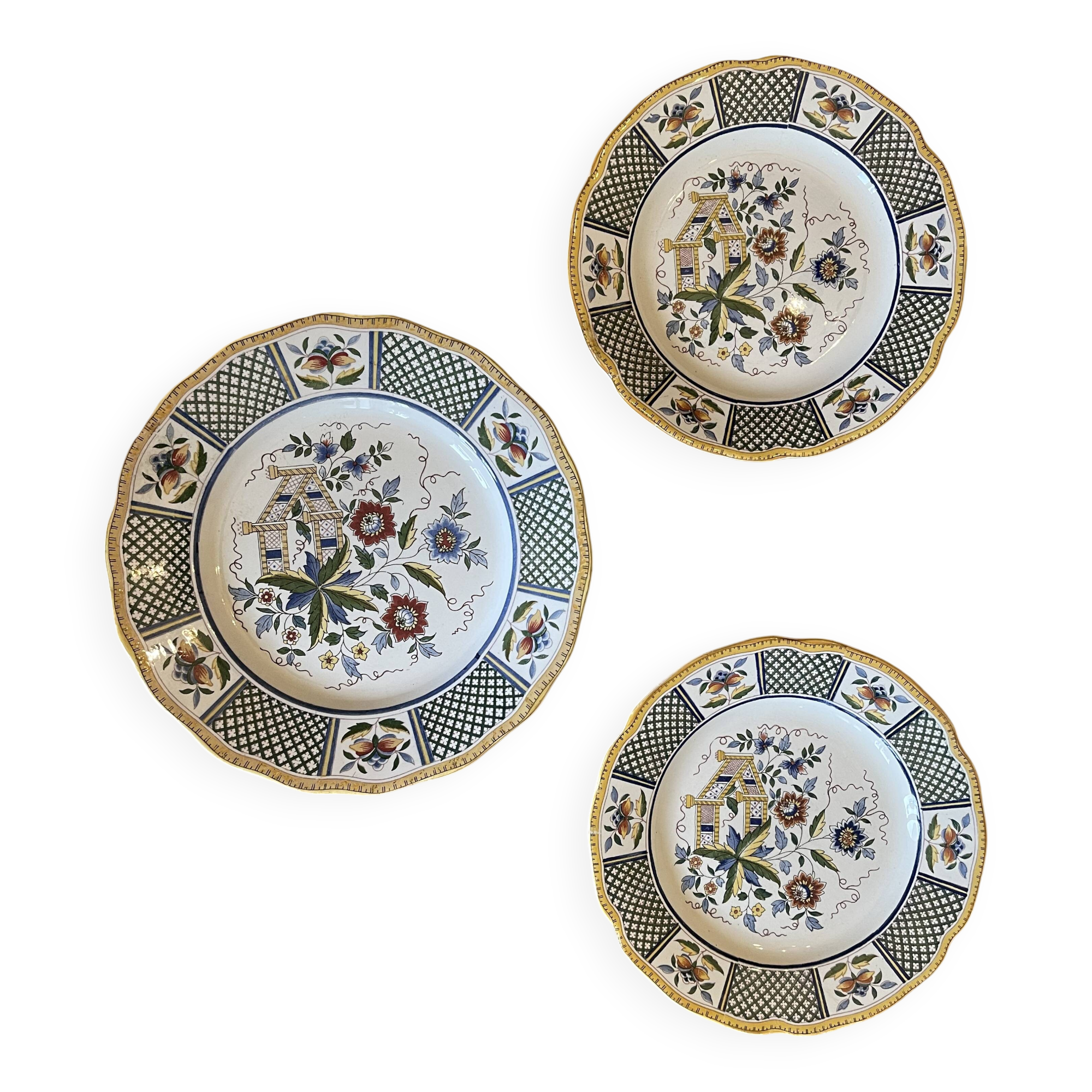 Set of 3 Montmorency model plates in Sarreguemines earthenware.