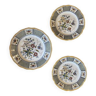 Set of 3 Montmorency model plates in Sarreguemines earthenware.