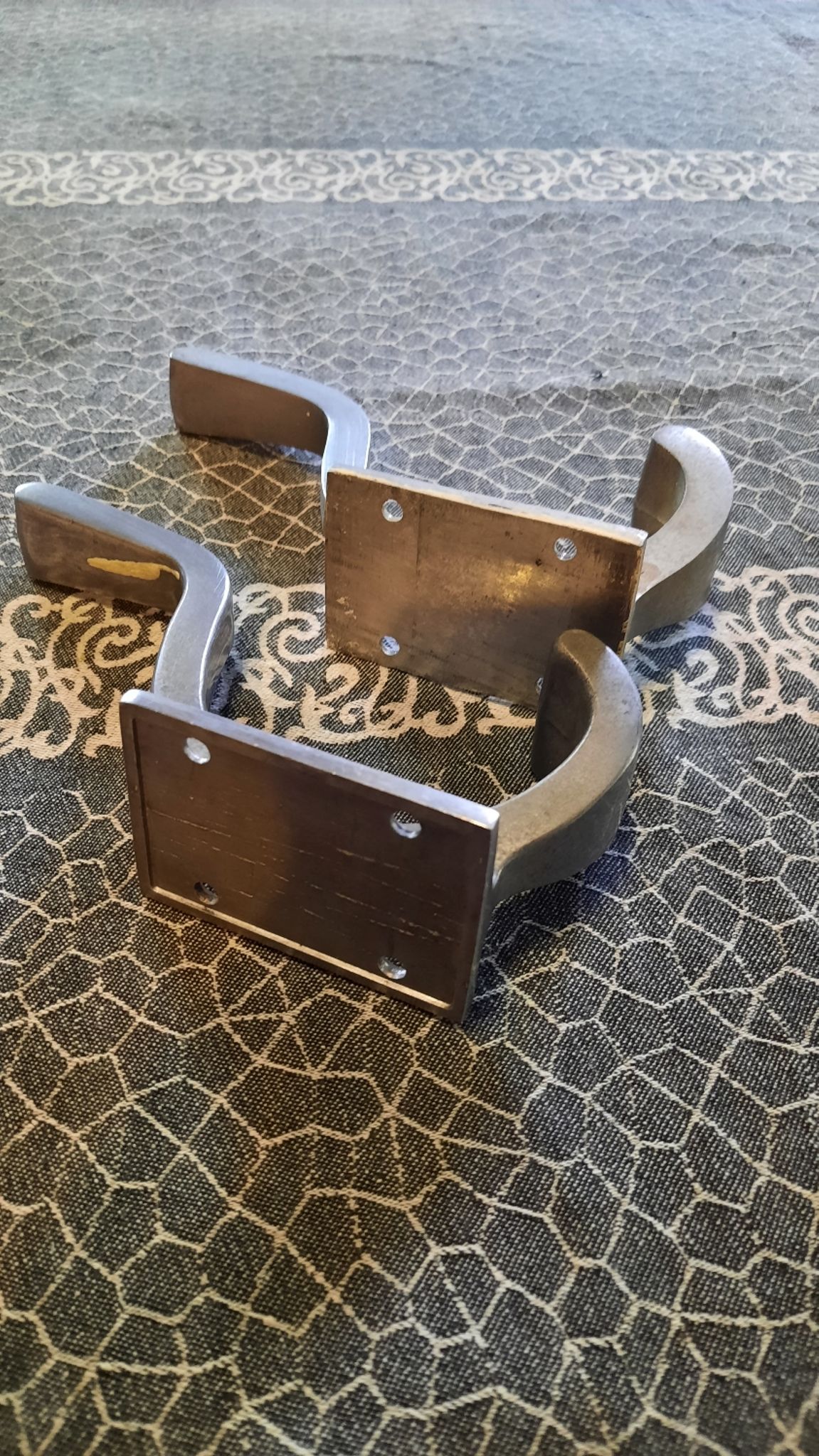 Set of 2 aluminum wall hooks