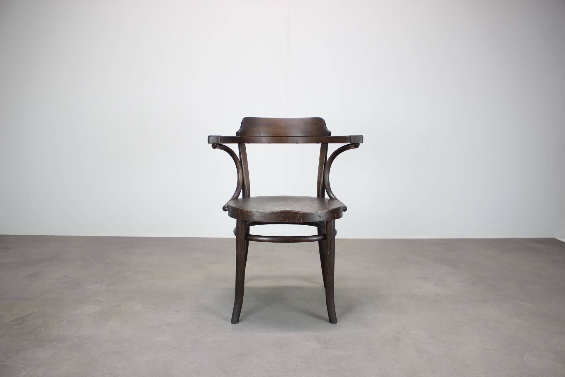 Vintage B3 armchair in bent wood, Czechoslovakia, 1920s