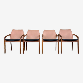 4 chaises modèle 23 de Henning Kjaernulf pour Korup Stolefabric 1970