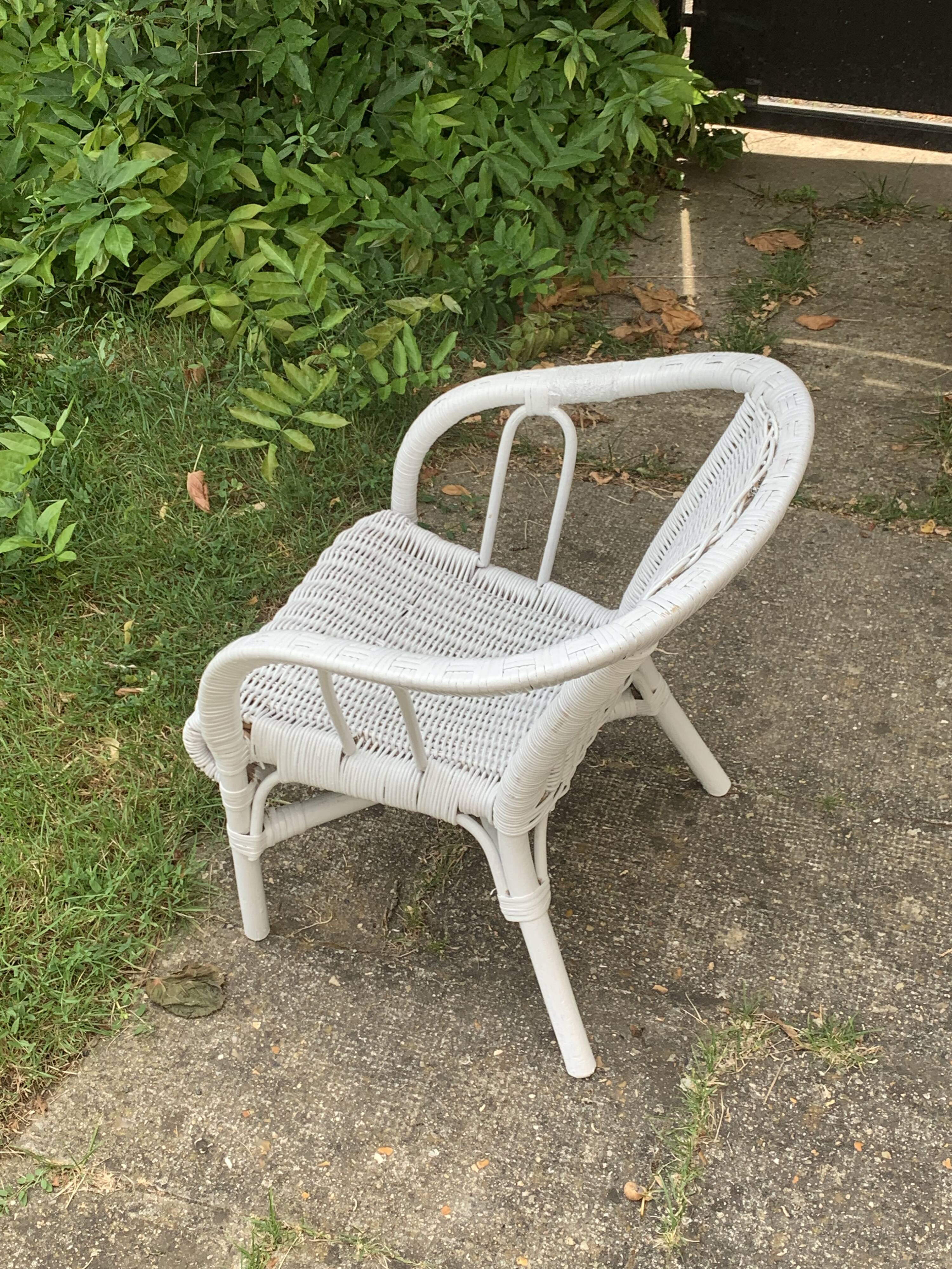 Fauteuil enfant en osier blanc vintage