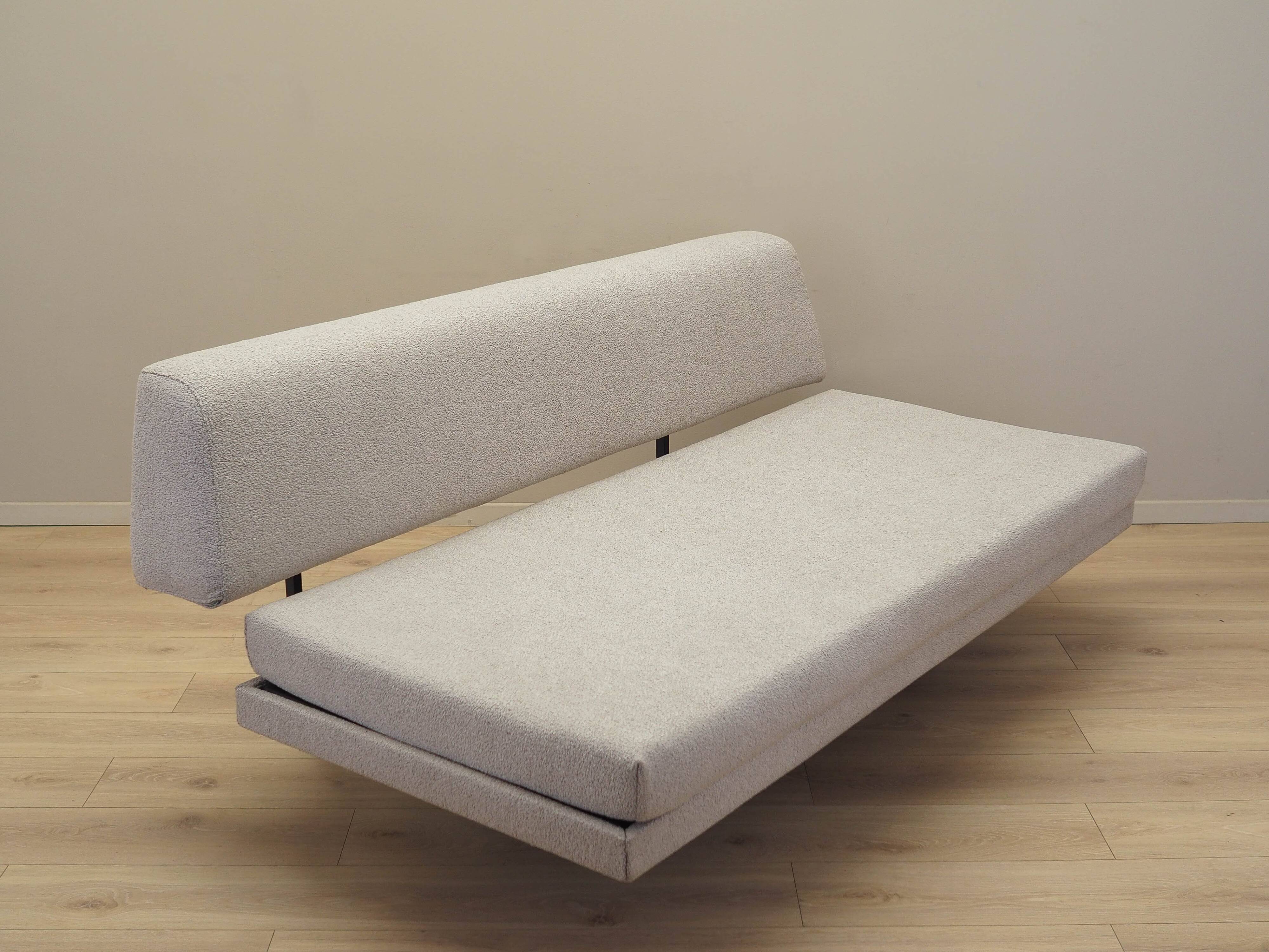 Daybed sofa, Italian design, 1970s, manufactured: Italy
