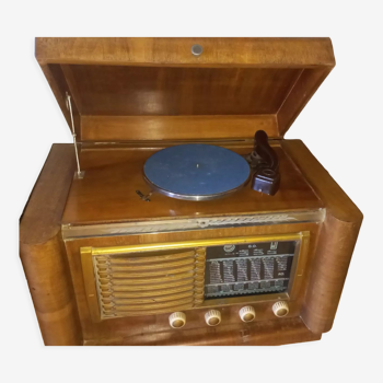 TSF station with 78 rpm record player