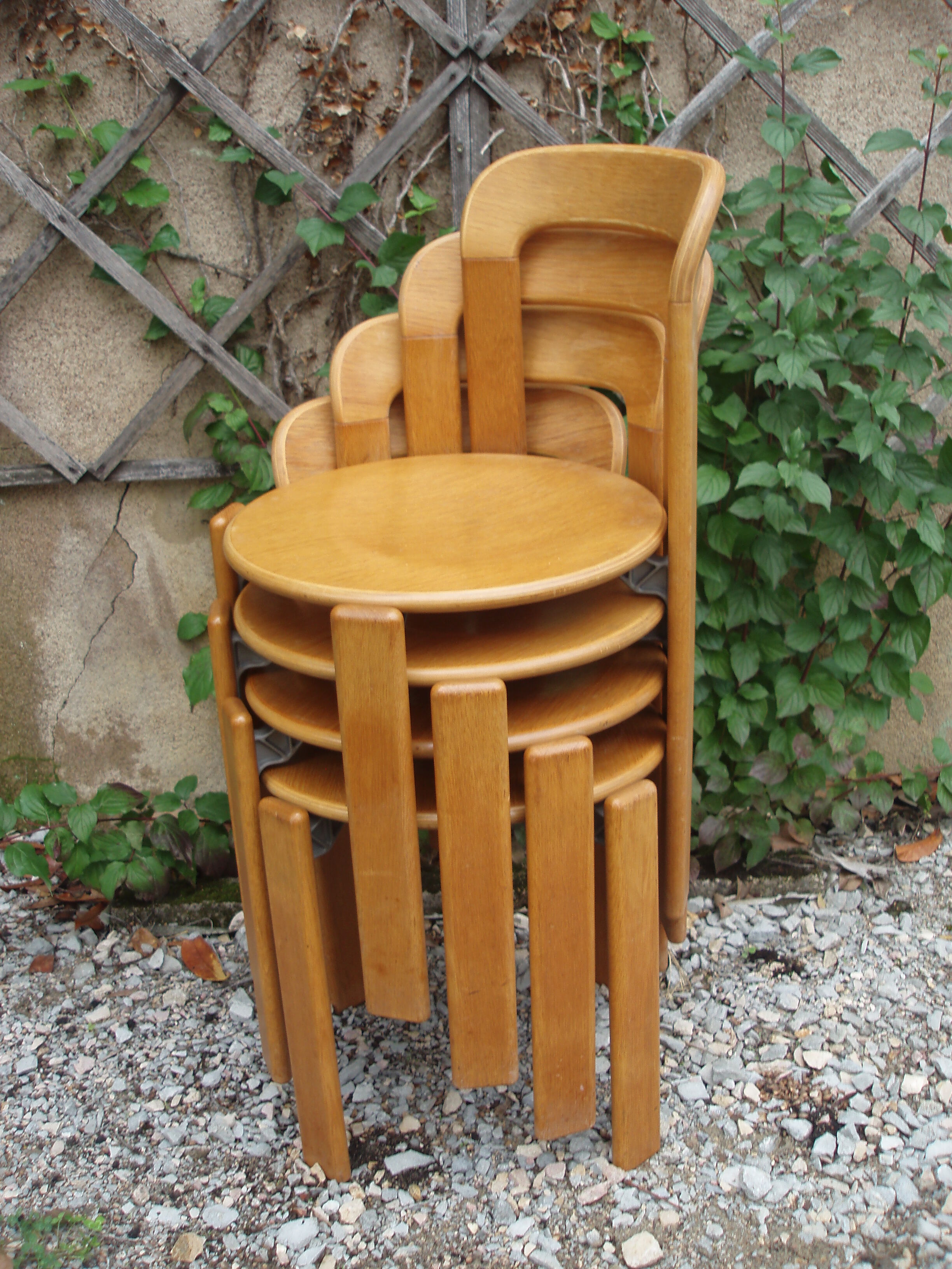 Série de 4 chaises Bruno Rey designer Suisse crée en 1971