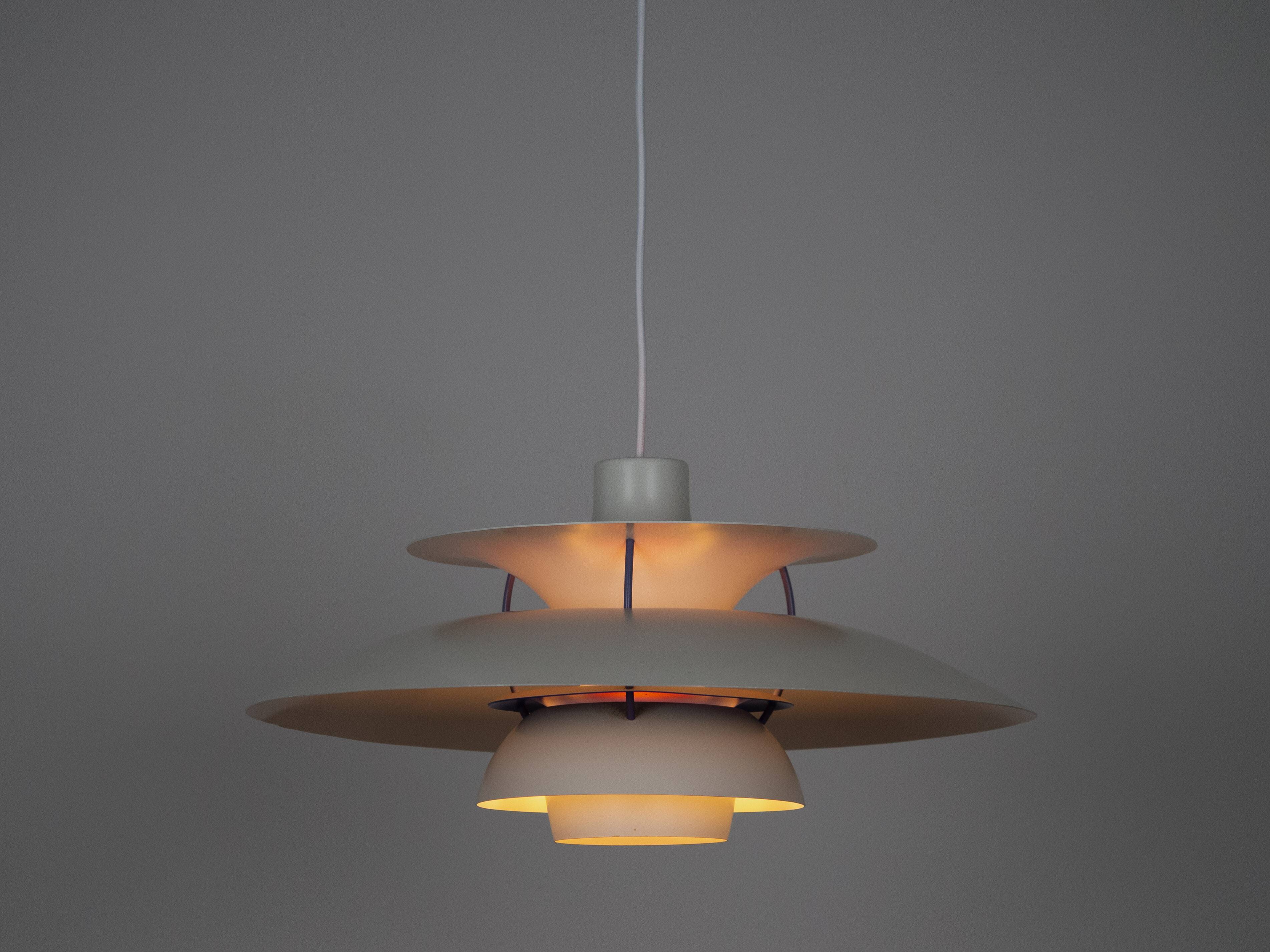 Suspension danoise PH 5 par Poul Henningsen, Louis Poulsen, 1958