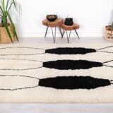 Handmade Berber rug, traditional craftsmanship, size 150 x 250 cm