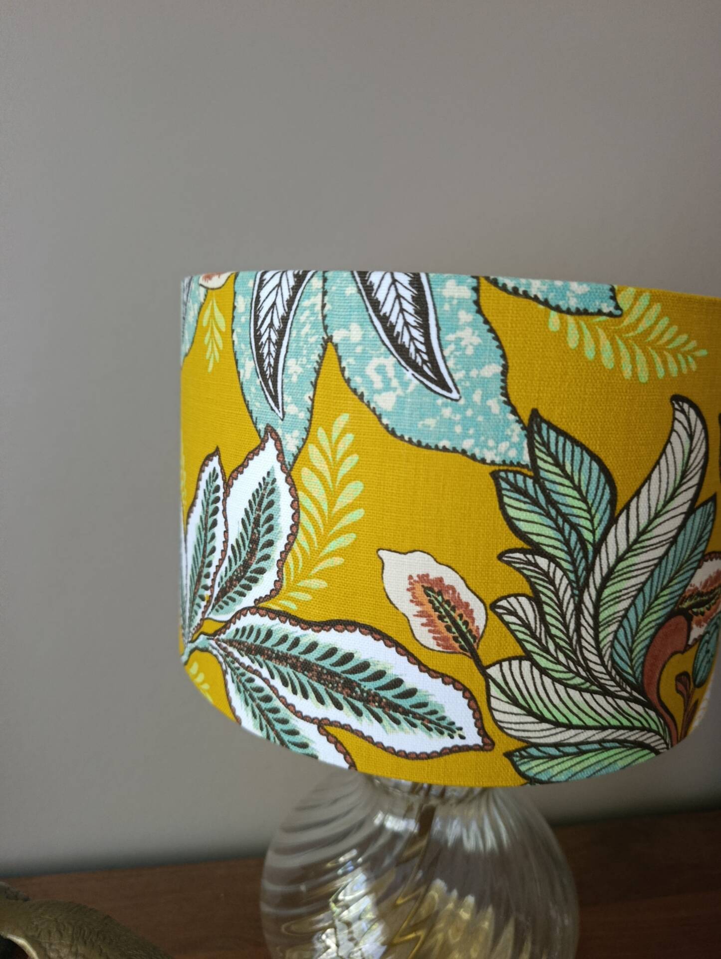 Hollywood Regency style lamp | Chic printed botanical lampshade