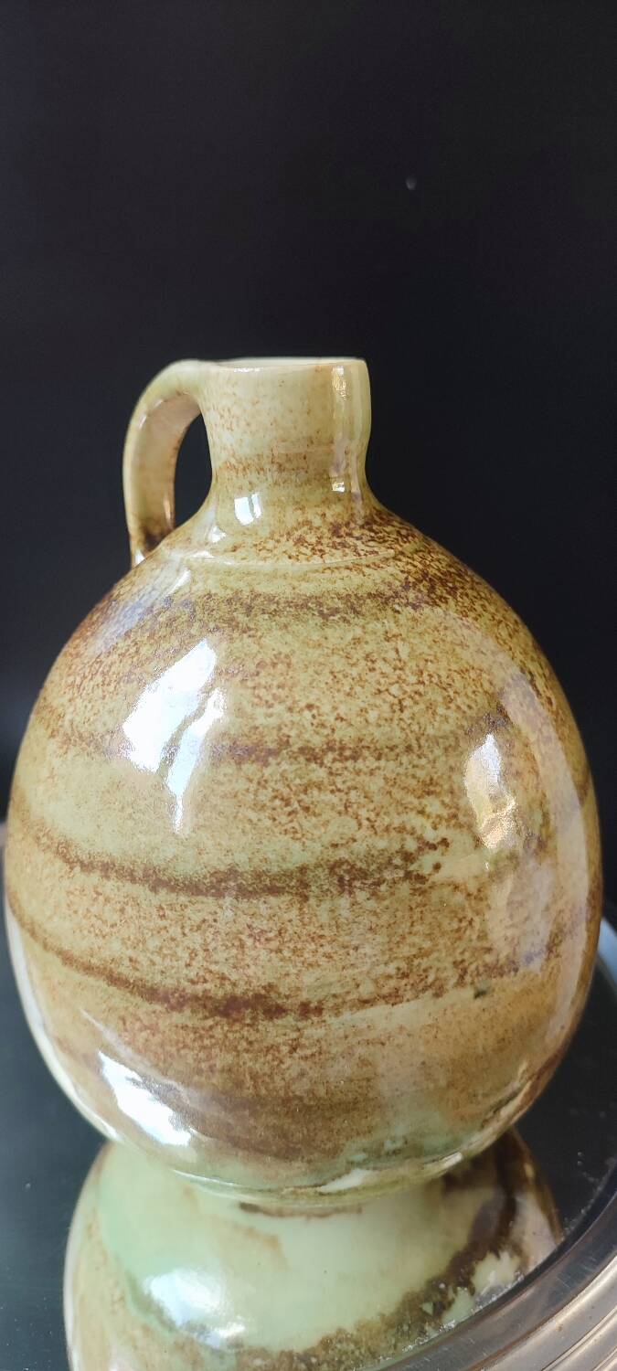 Stoneware pitcher by Matthieu Liévois, Atelier Créamik (Séné, Morbihan)