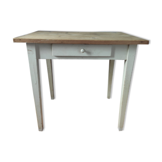 Farm table