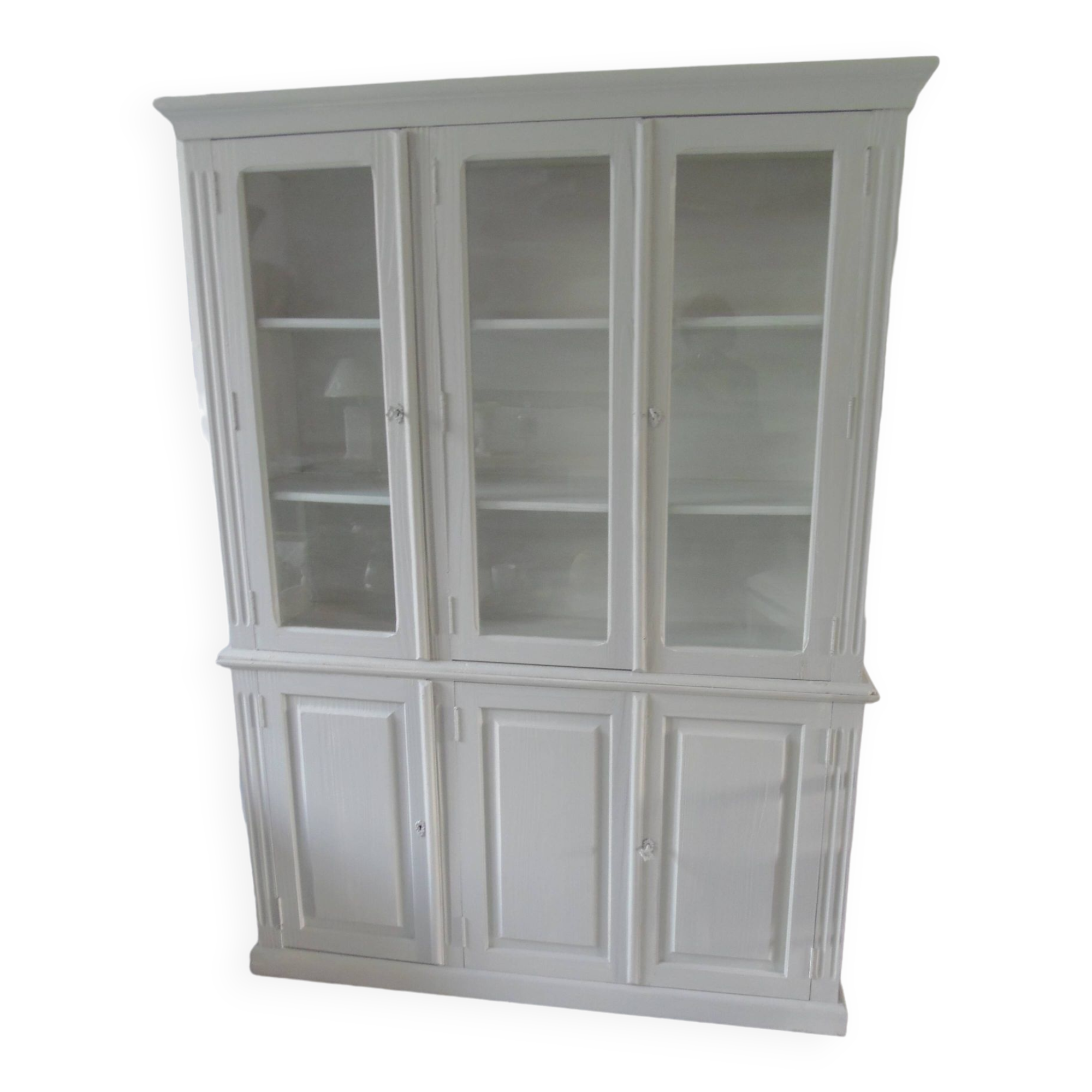 Display case 2 bodies patinated pearl gray waxed finish.