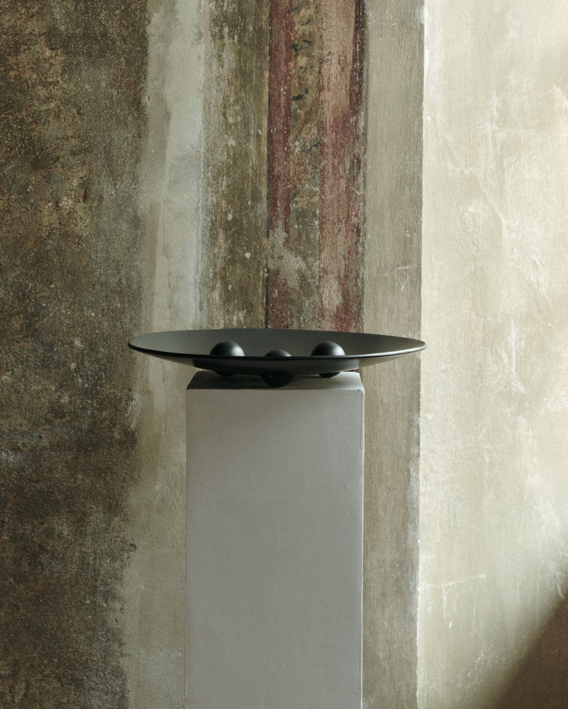 Large tray 003 in black steel