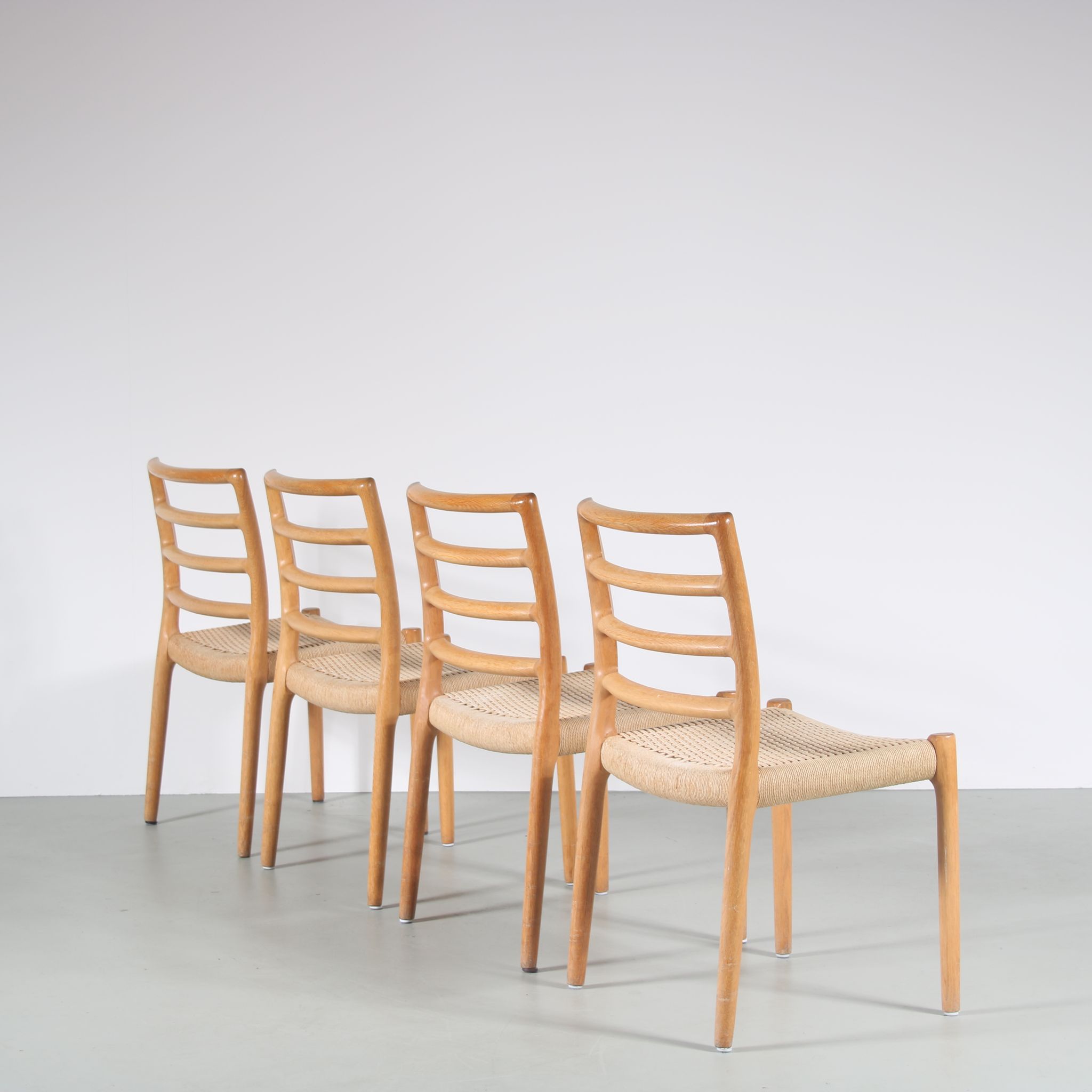 Ensemble de salle à manger en bois de chêne des années 1970 par Moller, Danemark