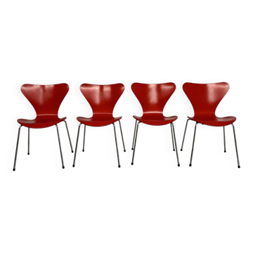Lot of 4 chairs Series 7 model 3107 design Arne Jacobsen /Fritz Hansen