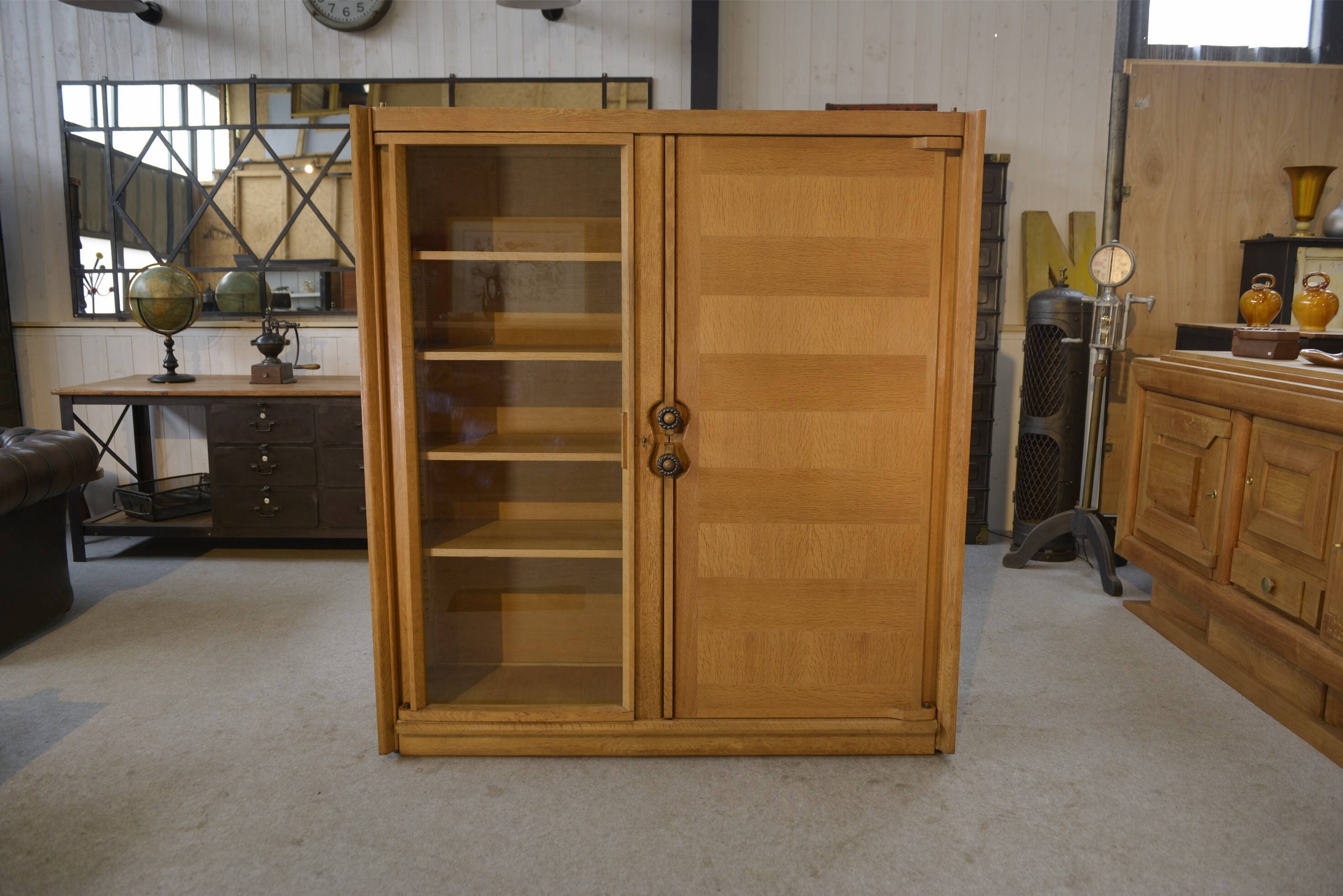 Display cabinet by Guillerme et Chambron and Danikowski for Your Home