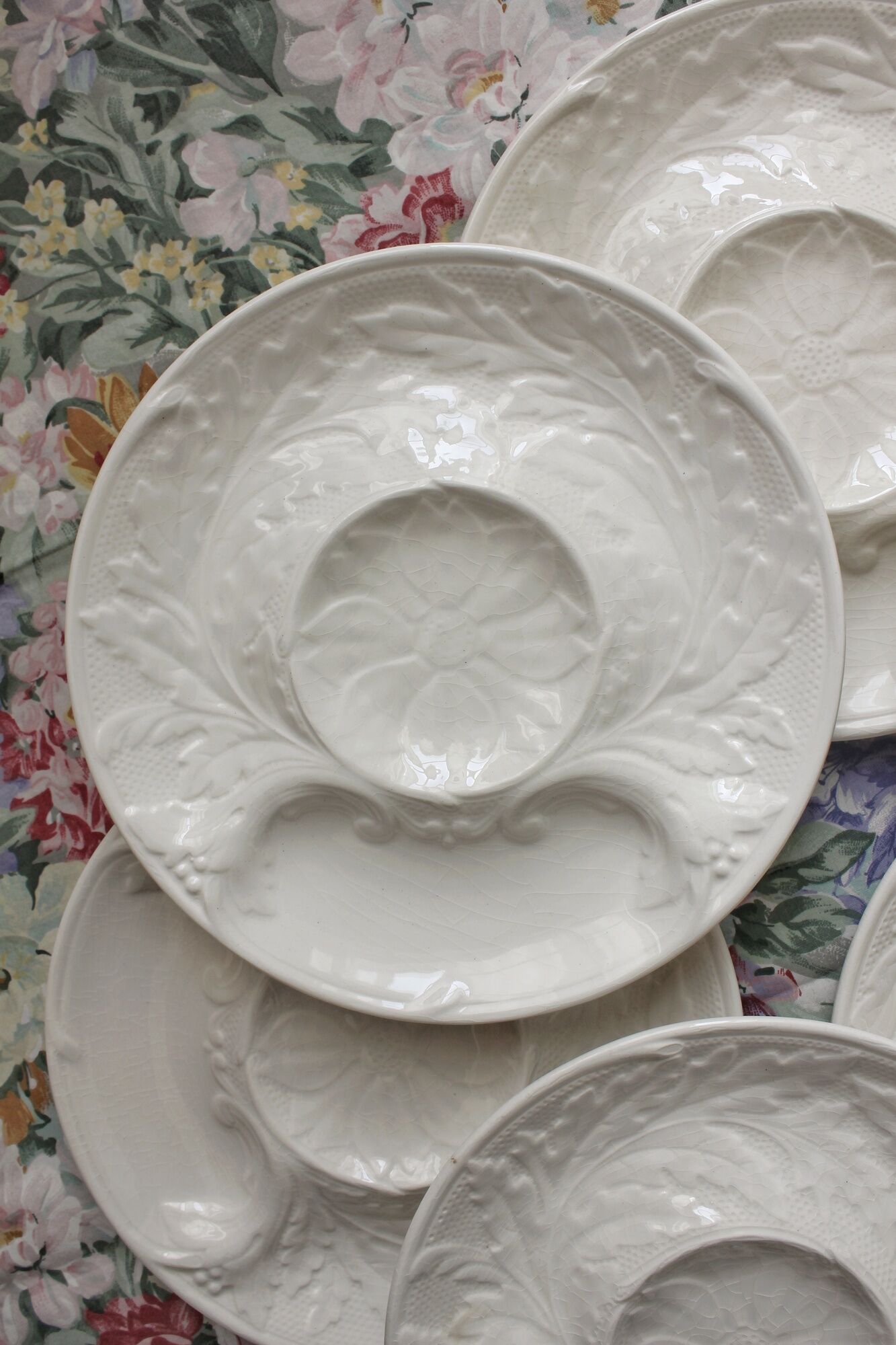 6 vintage Gien white slip earthenware artichoke plates