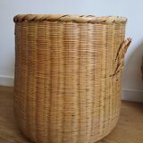 Wicker basket with lid