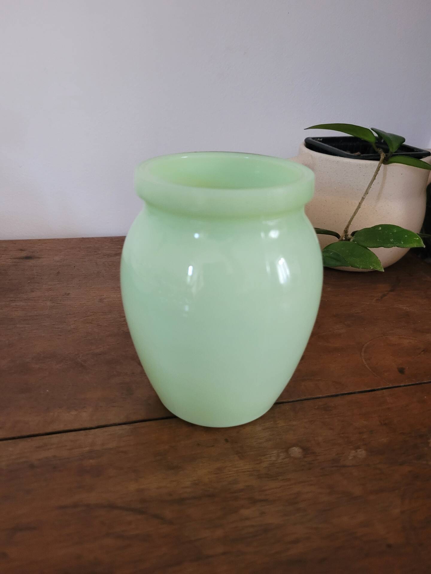Small vase in green opaline.