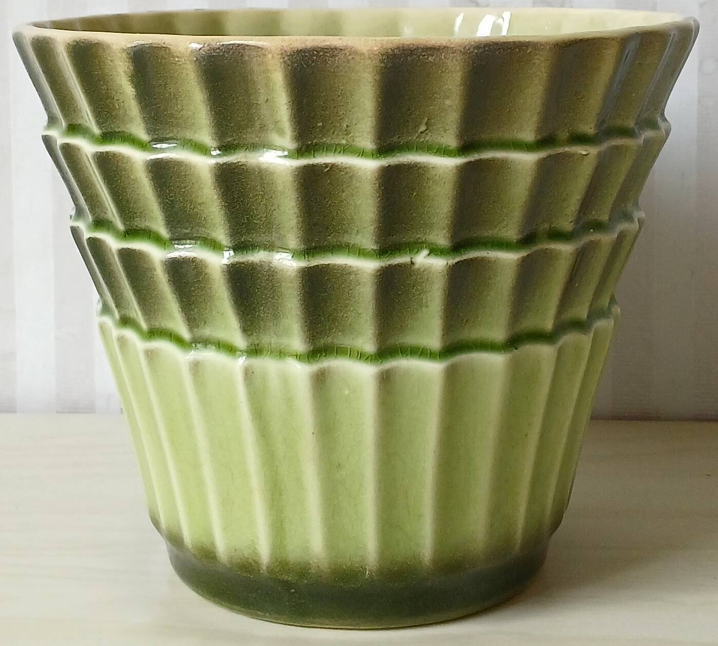 Digoin Sarreguemines Esdève model planter