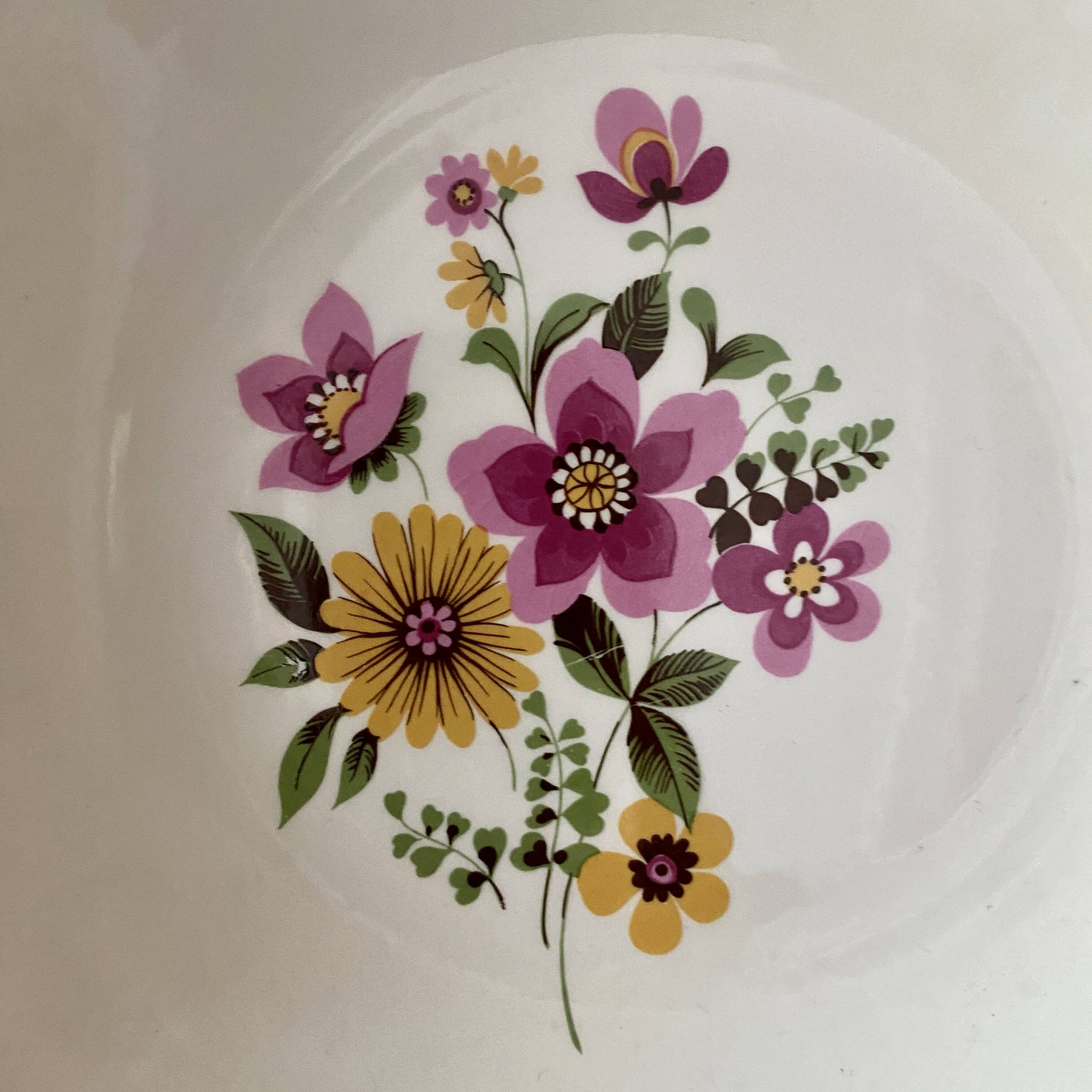 Set of 8 vintage soup plates from Gien