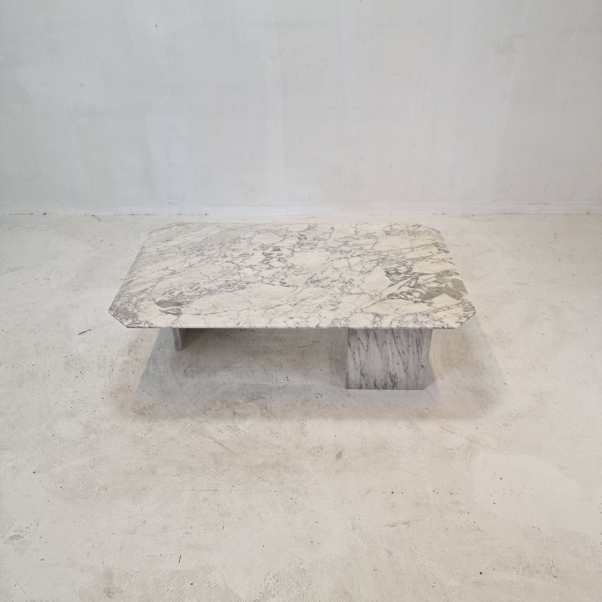 Table basse en marbre italien années 1970