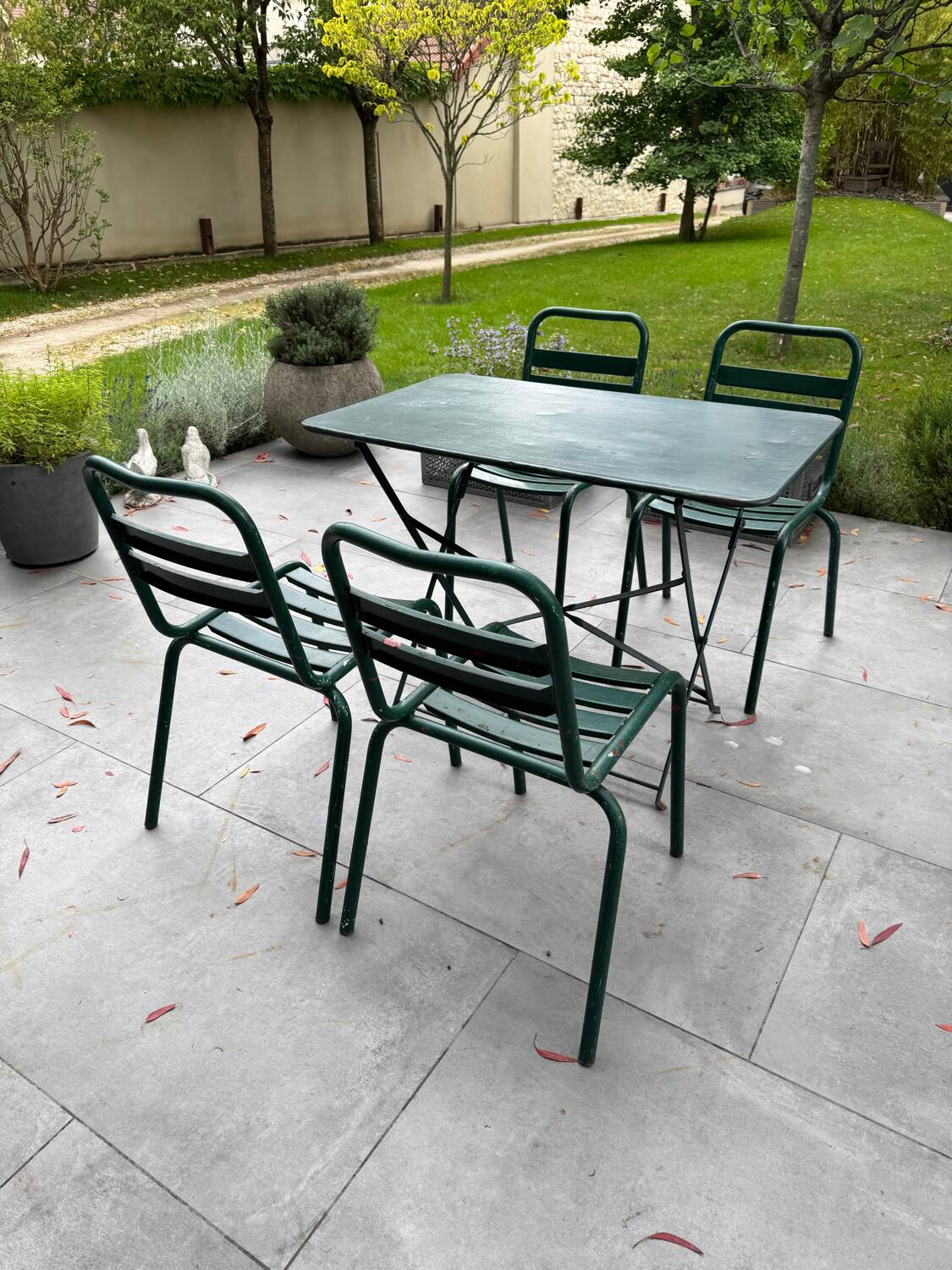 Metal garden furniture