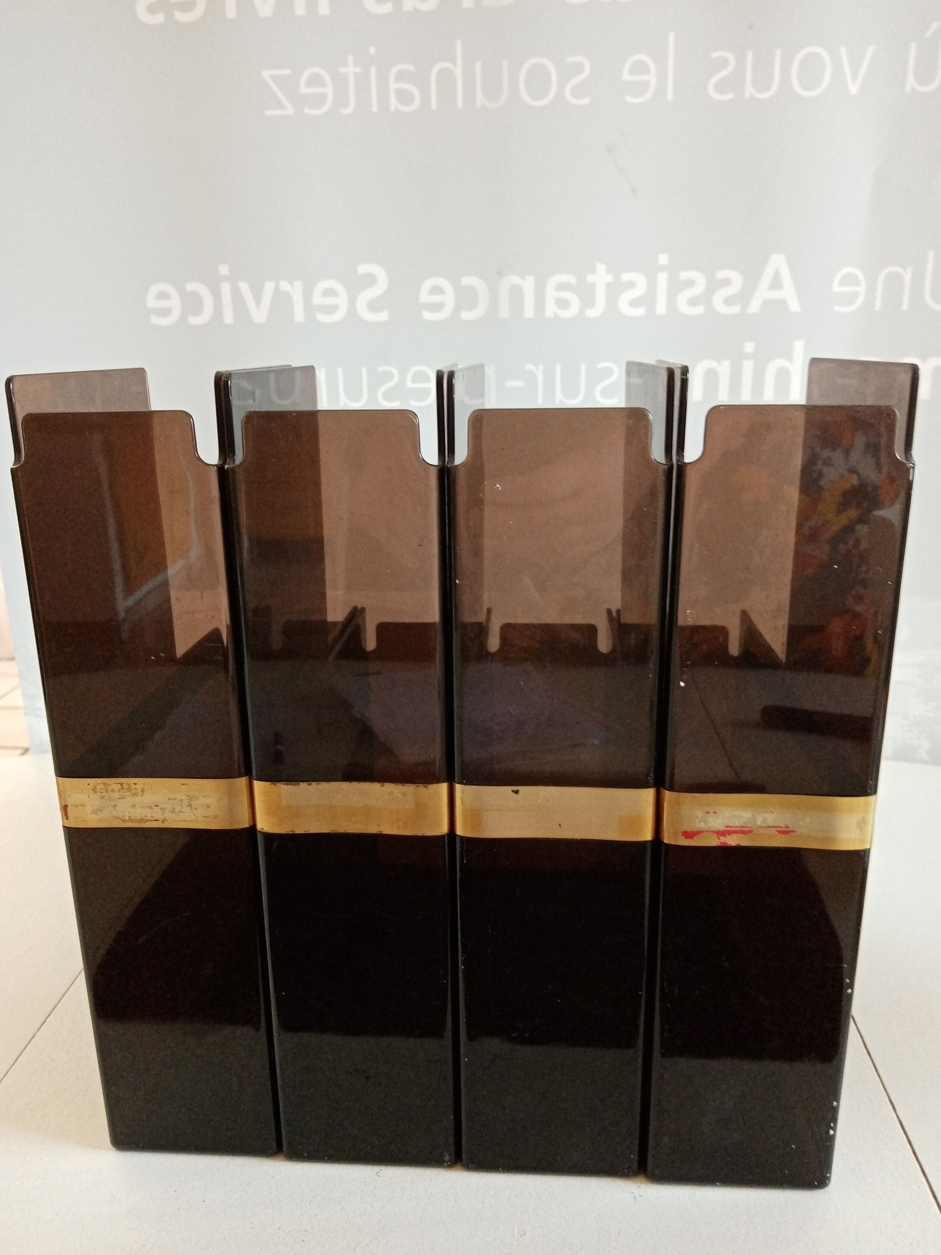 Vertical review door