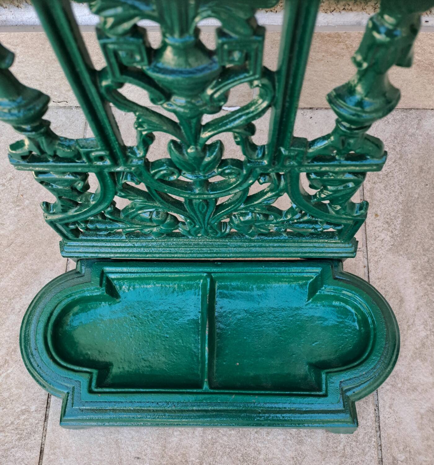 Cast iron umbrella stand