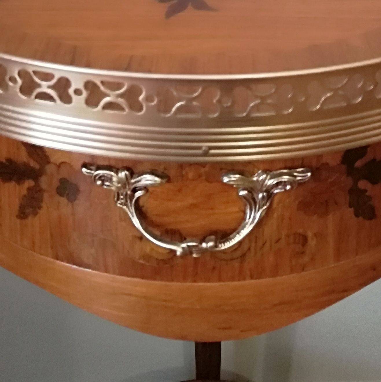 Pedestal table or harness in rosewood marquetry Louis XV style