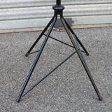 Ball-wearing coat hanger