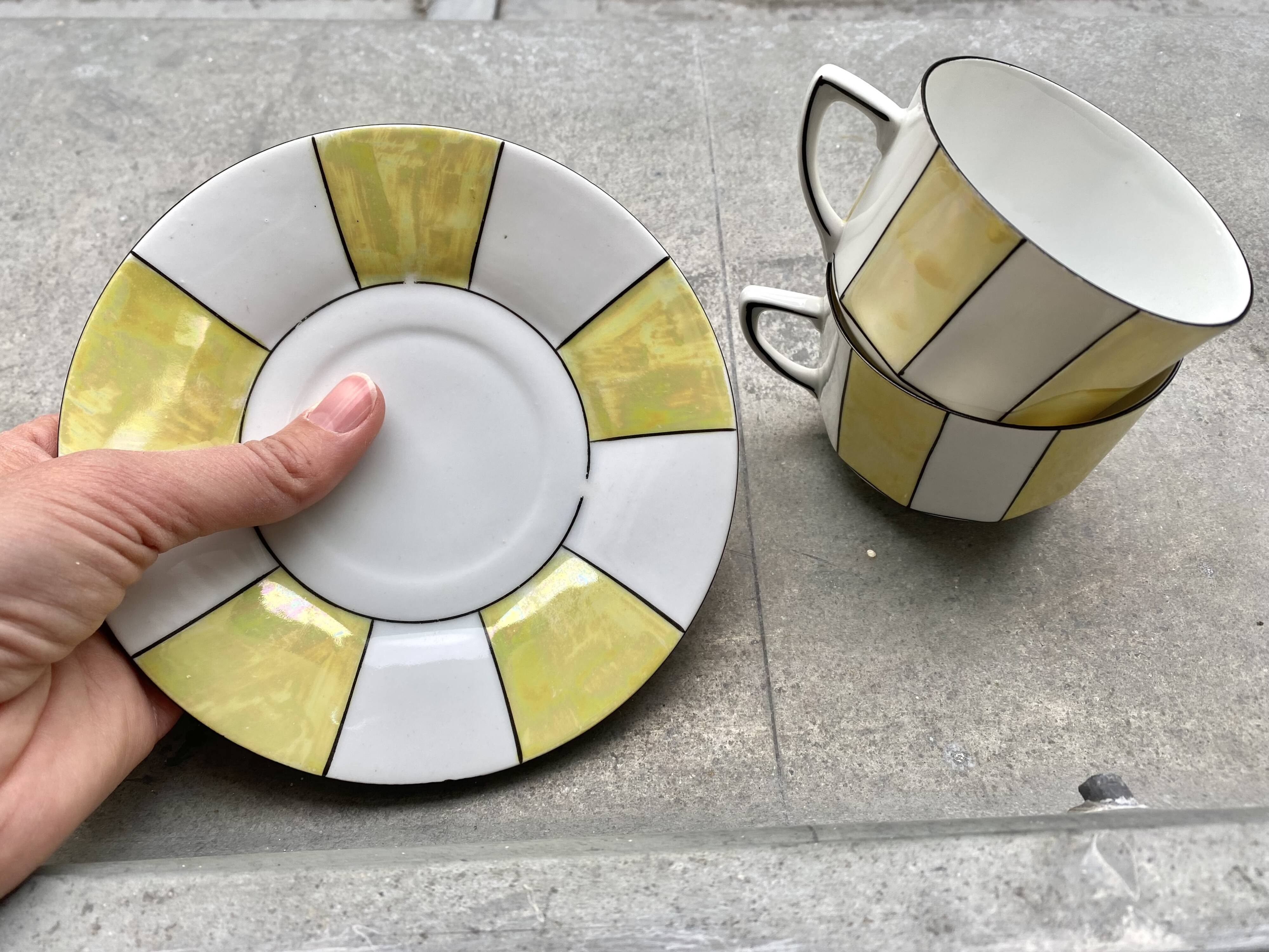 60s striped iridescent porcelain coffee service, 2 cups + 2 vintage saucers