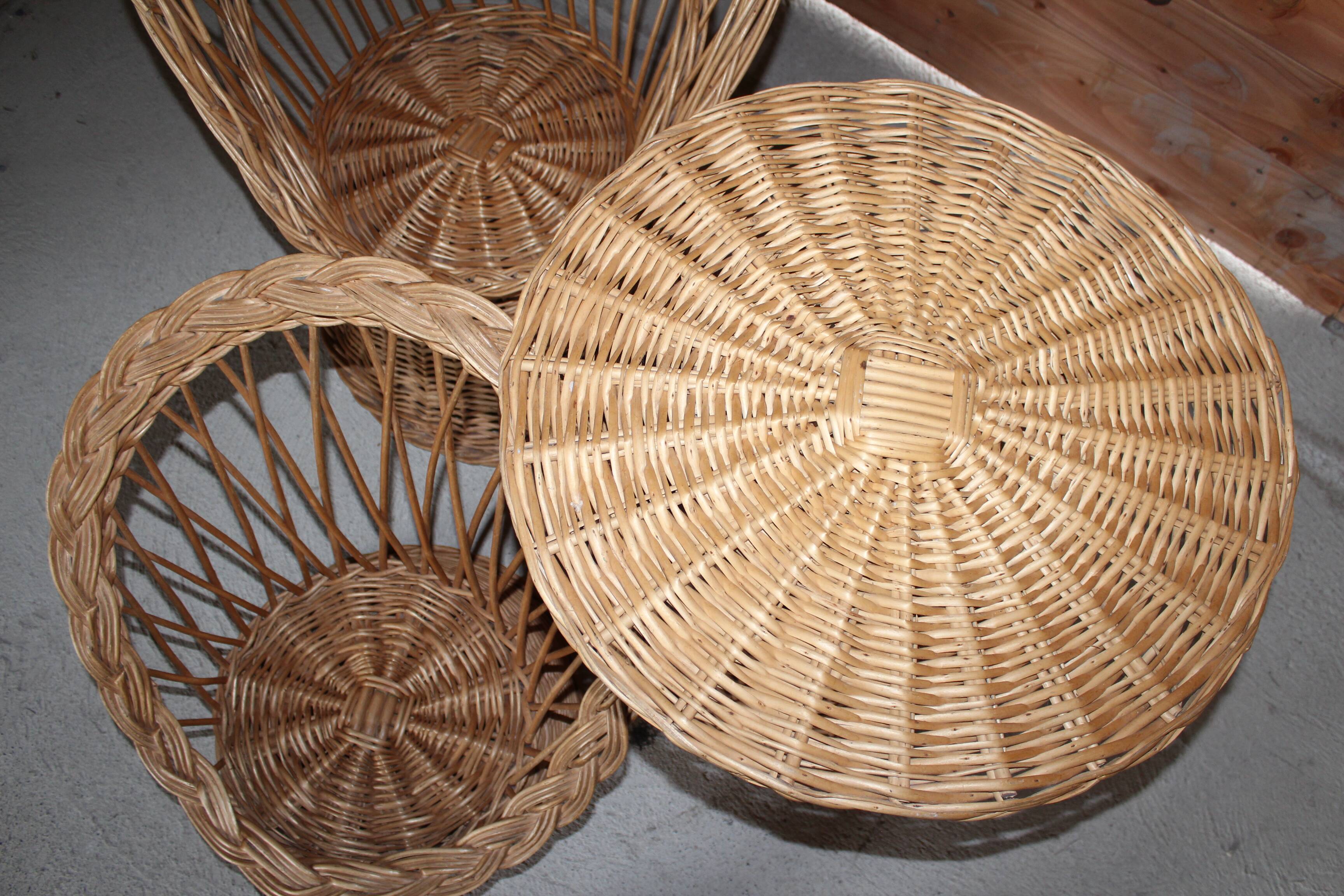 Vintage childrens Wicker lounge