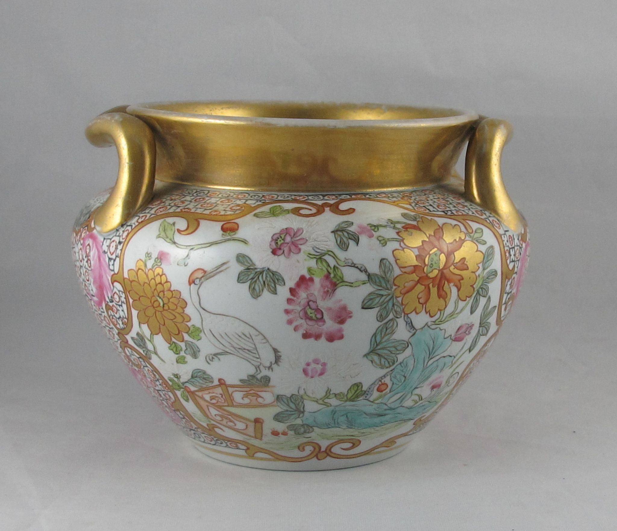 Old pink family style porcelain pot or vase with mandarin decoration, samson, paris