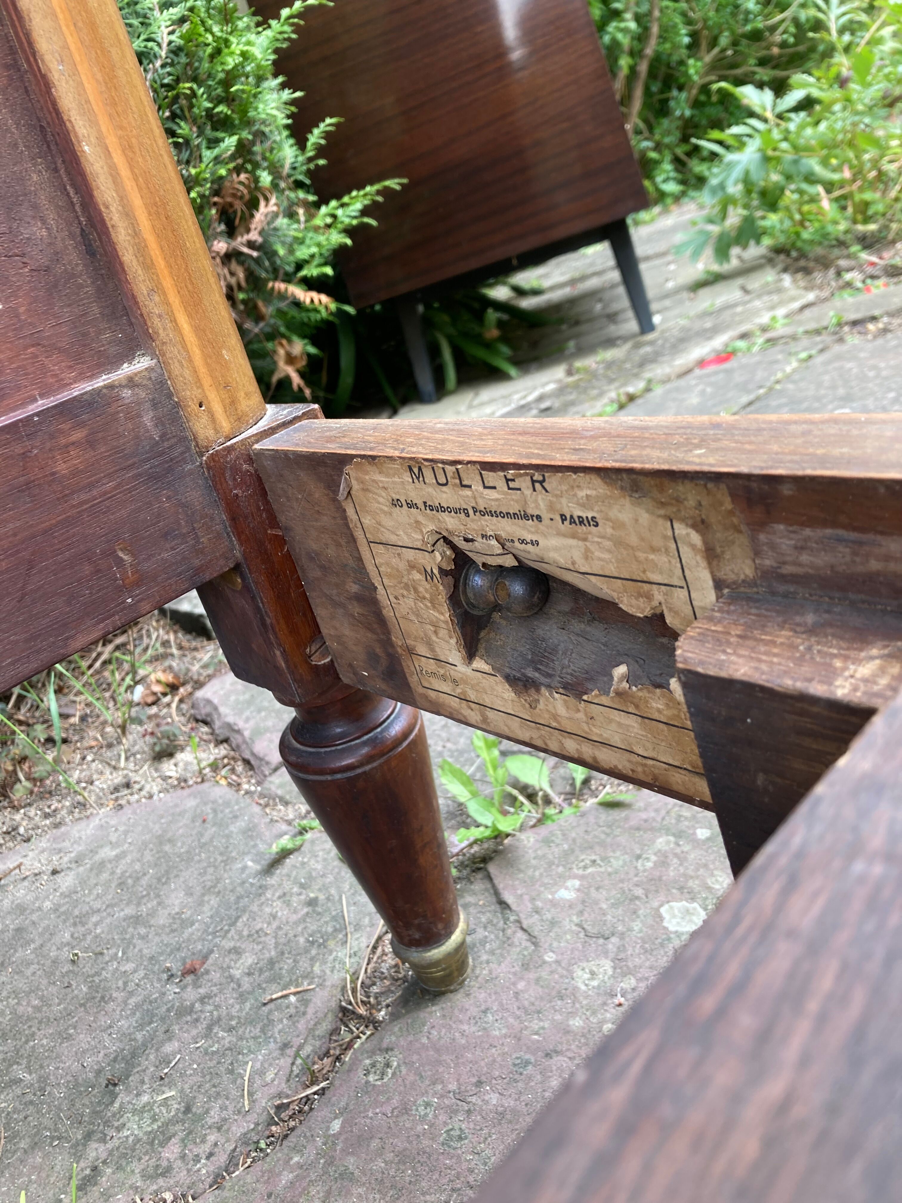 1926 tuya and mahogany bed