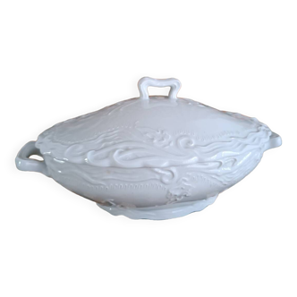 Porcelain gravy boat