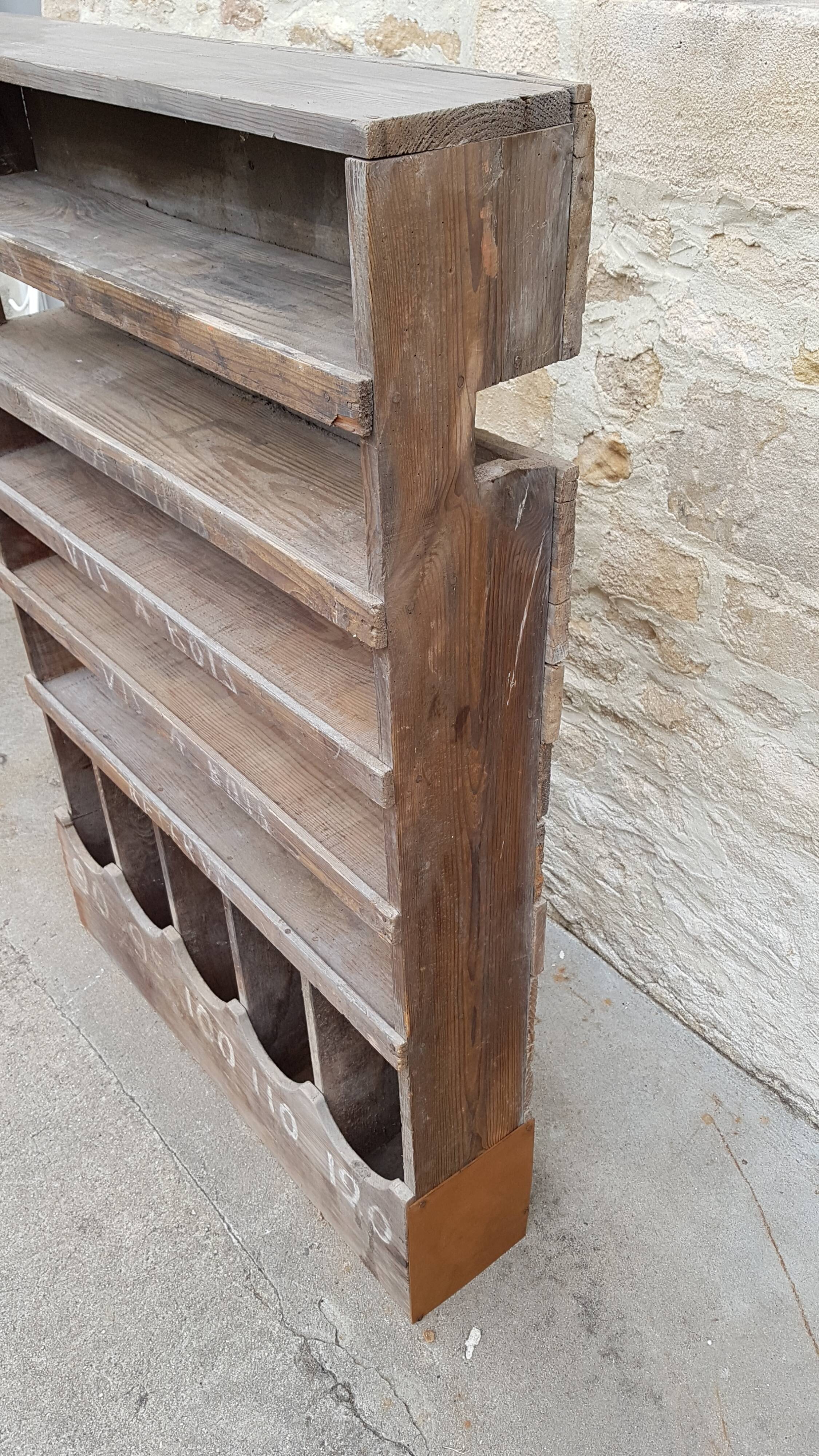 Former wood furniture in compartmentalized wood