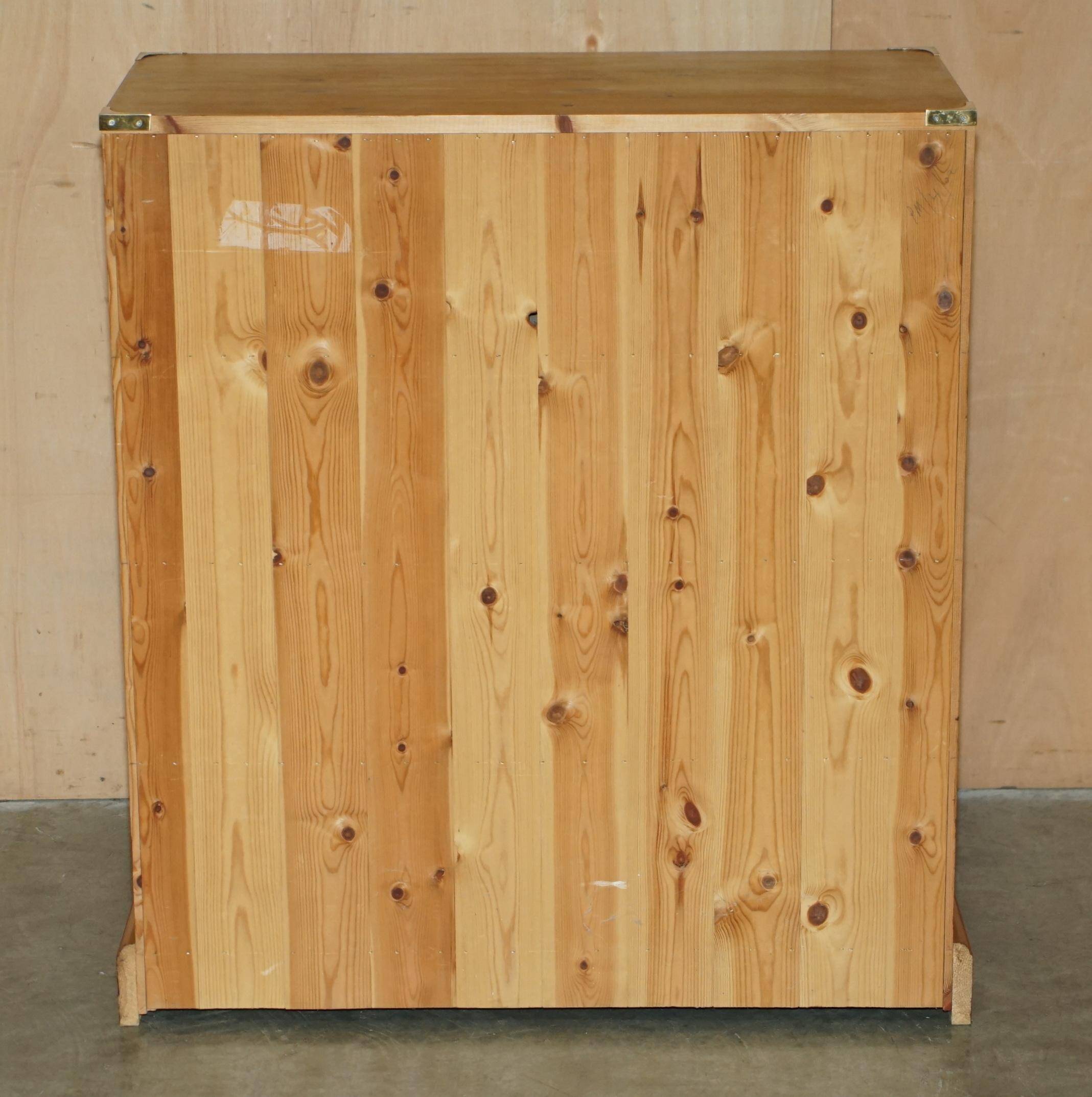 Commodes de campagne & tables de chevet