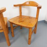 Suite de 4 fauteuils en pin des années 60 70