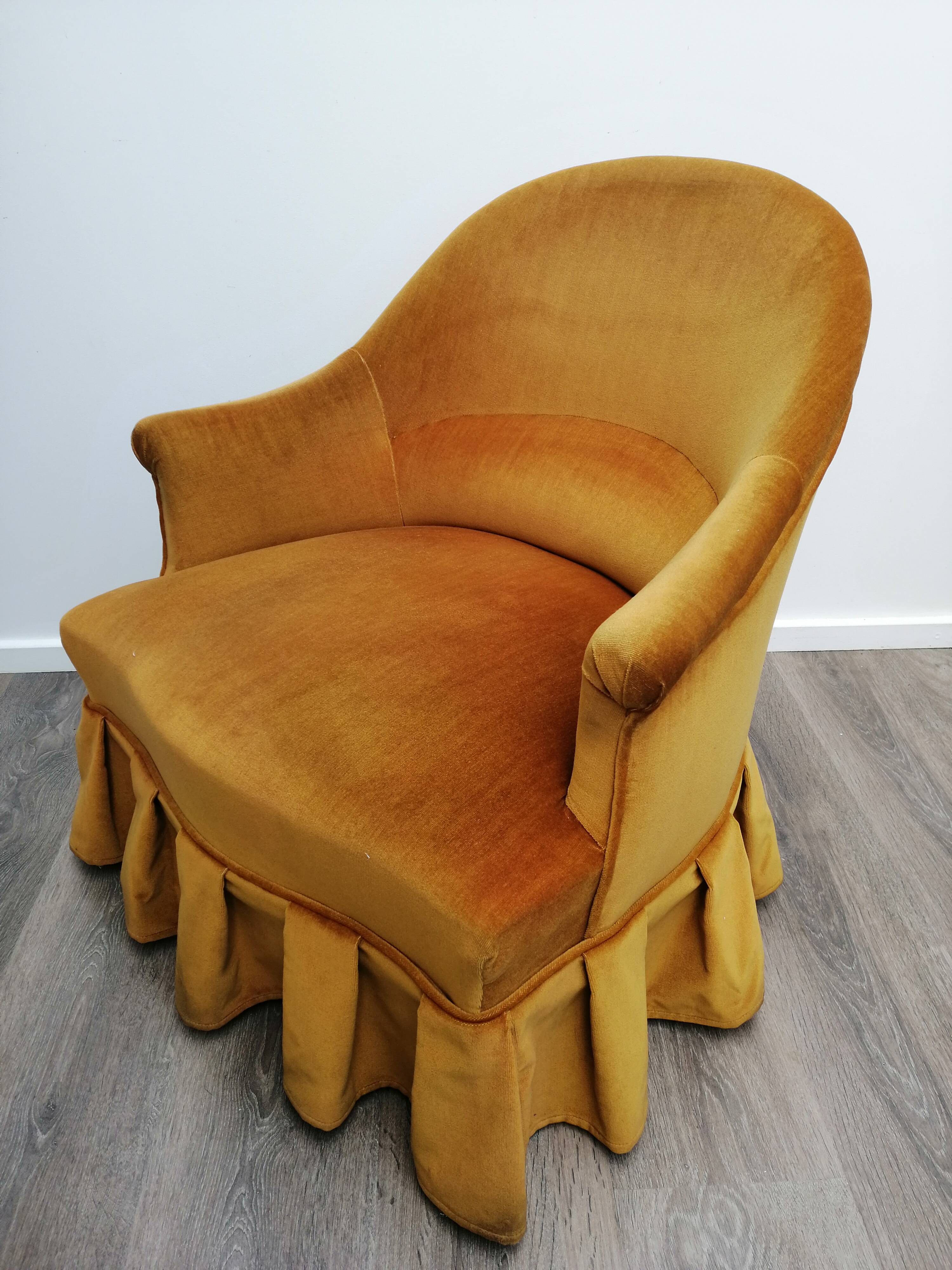 Skirted Toad armchair