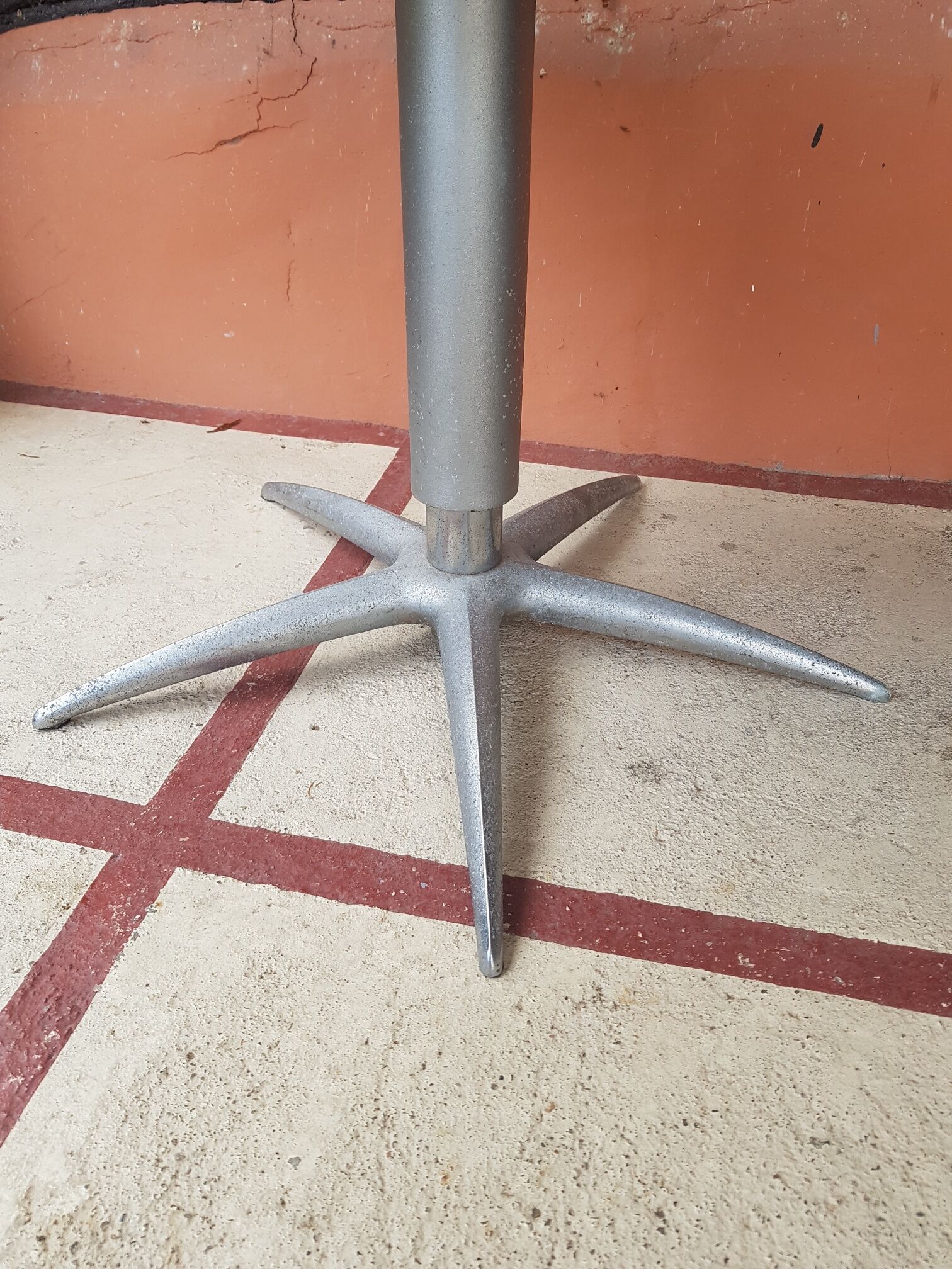 Vintage hairdresser's armchair 1980