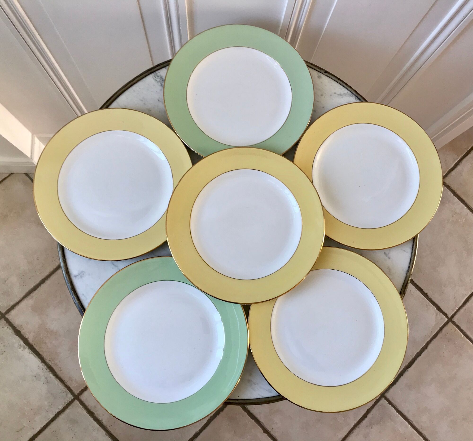 Set of 4 flat plates Saint-Amand pastel yellow and almond green 60s
