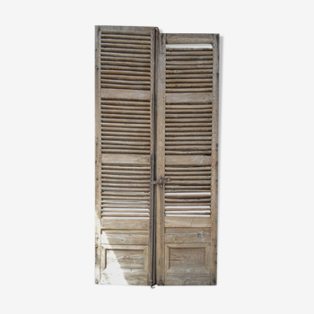 Old pair of wooden shutters / castle XlXth