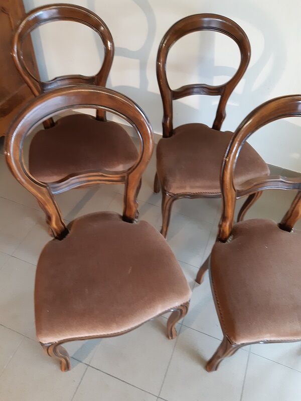 Louis XVI-style chairs 20th medallion