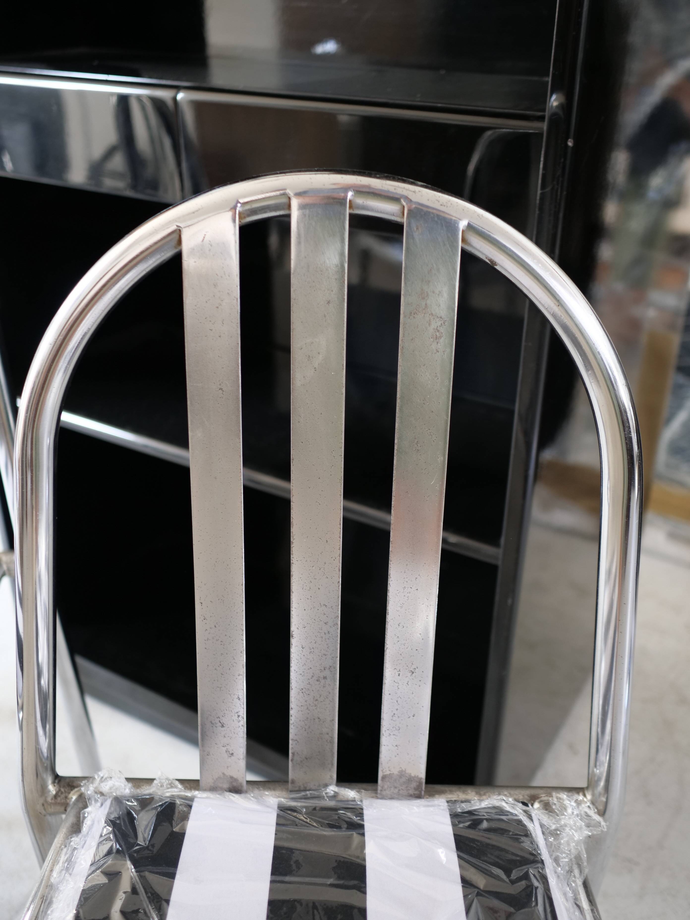 3 chaises Robert Mallet-Stevens No.222 Pallucco Italia
