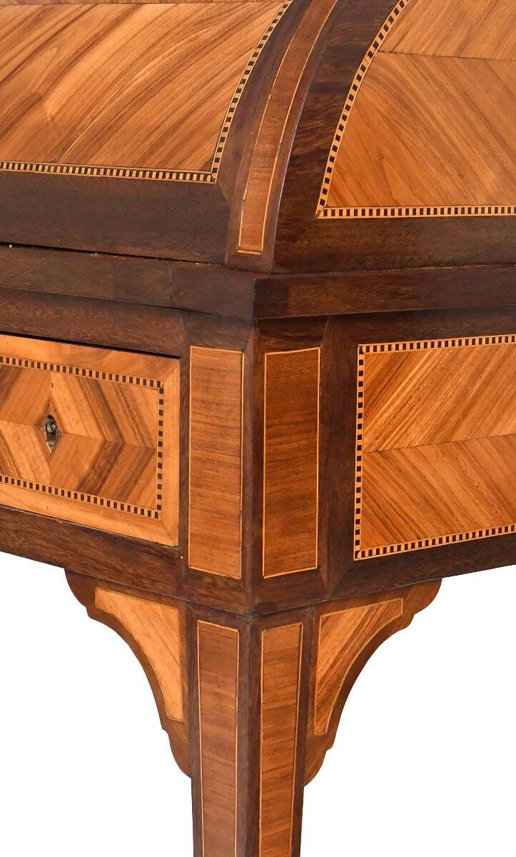 Cylinder desk in Louis XVI style